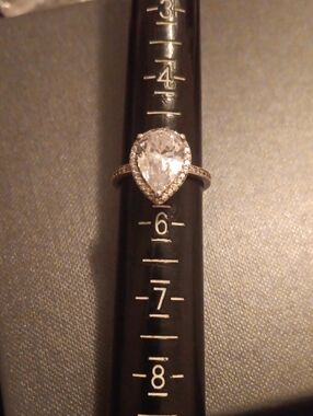 Pandora Sparkling Teardrop Halo Size S925 ALE 50